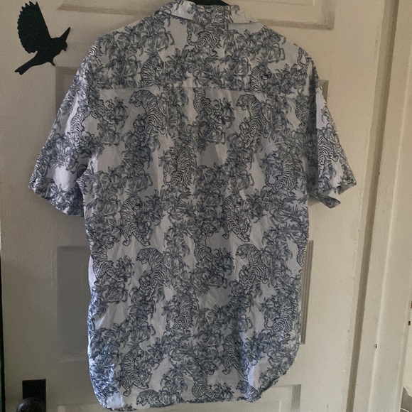 Tiger button up - Picture 4 of 4